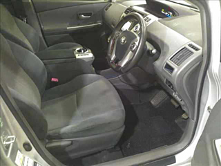 TOYOTA PRIUS ALPHA 2014