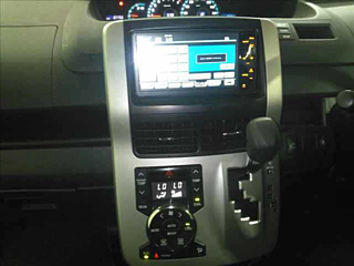 TOYOTA VOXY 2012