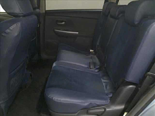 TOYOTA PRIUS ALPHA 2012