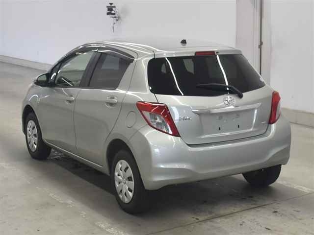 TOYOTA VITZ 2013