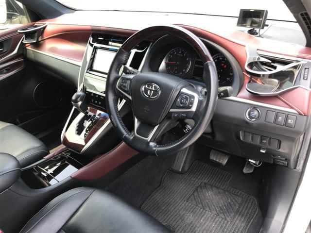 TOYOTA HARRIER 2014
