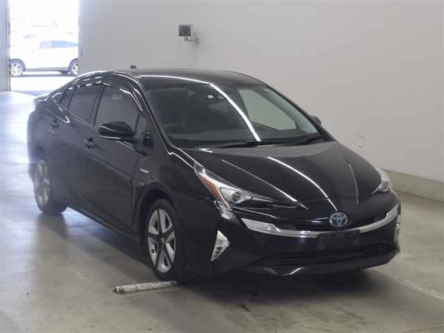 TOYOTA PRIUS 2018