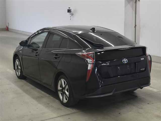 TOYOTA PRIUS 2018