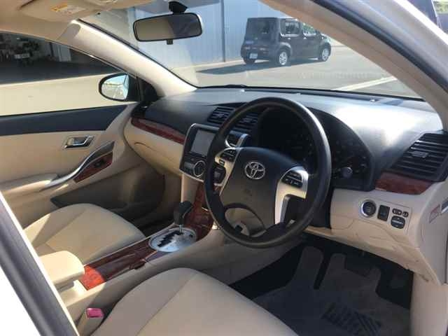 TOYOTA PREMIO 2016