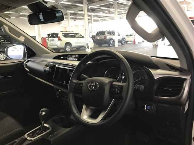 TOYOTA HILUX 2022