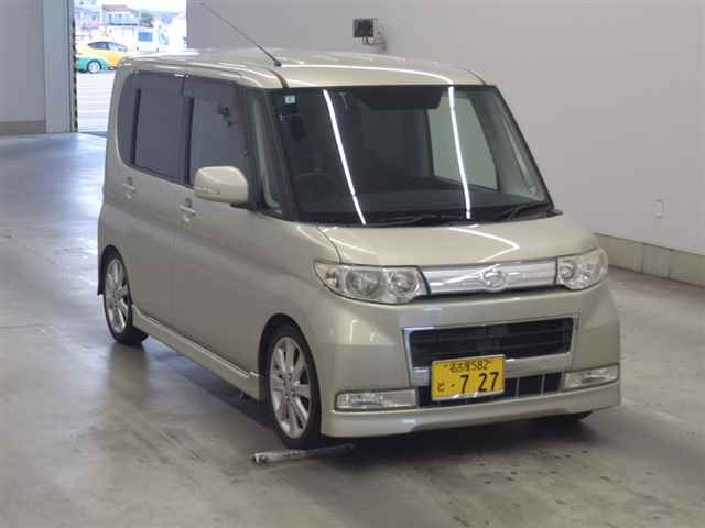 DAIHATSU TANTO 2010