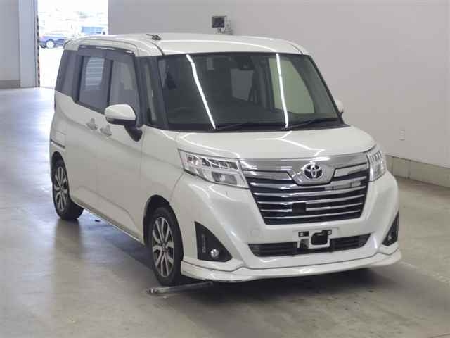 TOYOTA ROOMY 2017