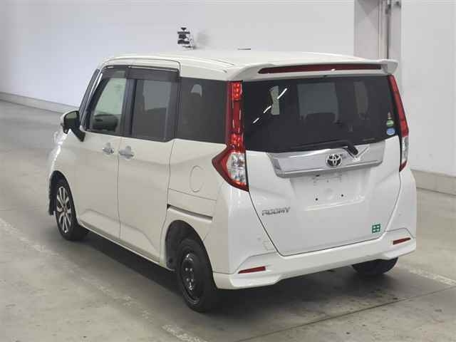 TOYOTA ROOMY 2017