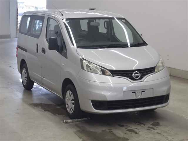 NISSAN NV200 2019
