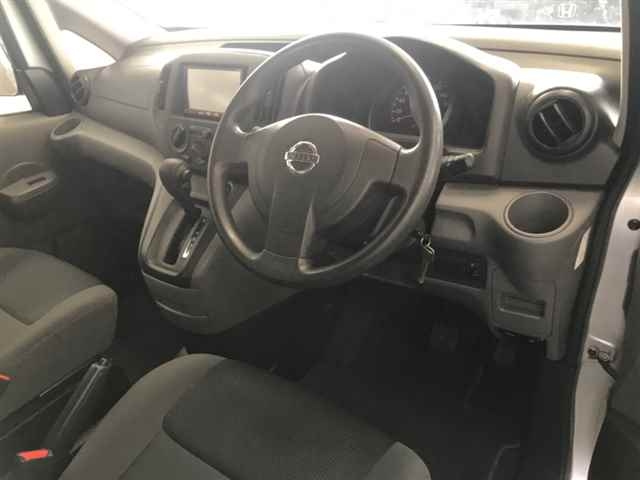 NISSAN NV200 2019