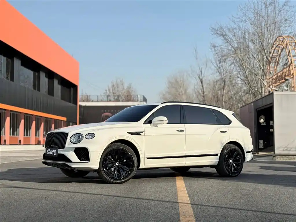 BENTLEY BENTAYGA 2023