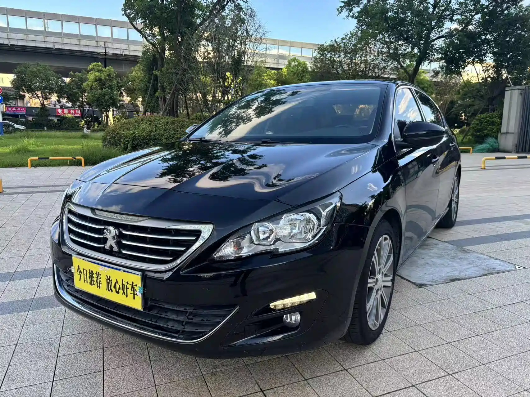 PEUGEOT 408 2015