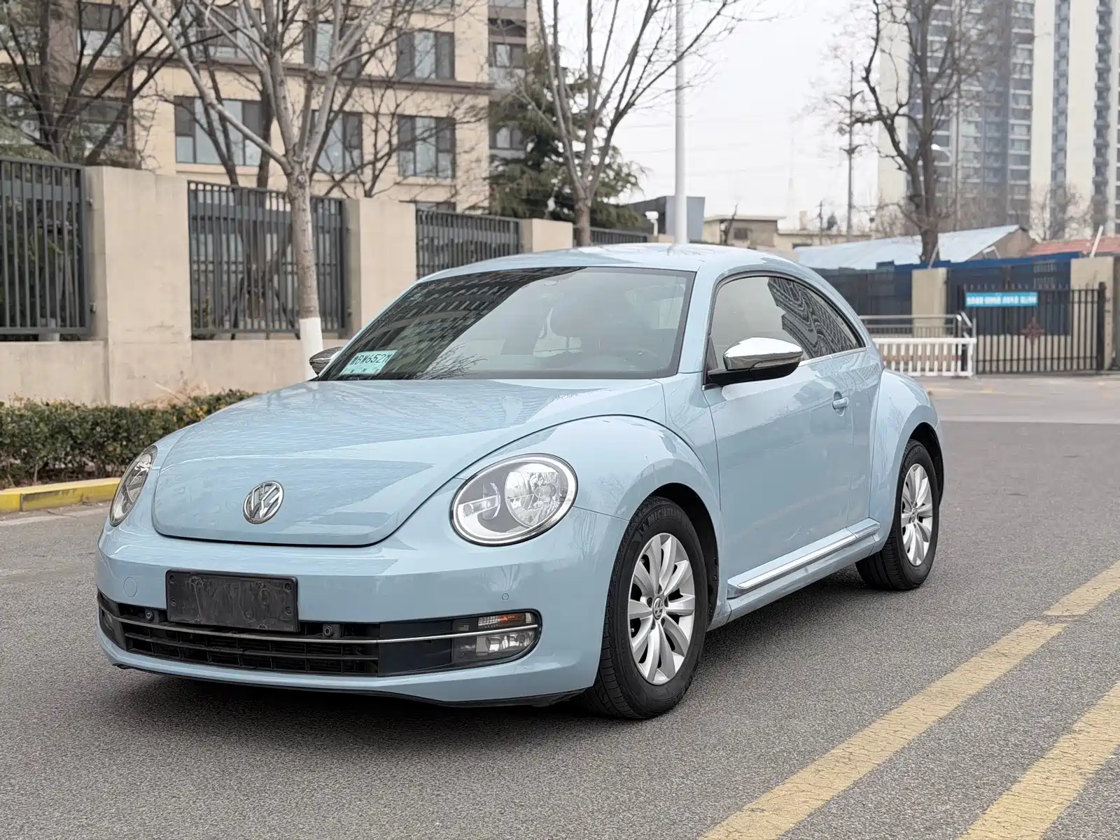 VOLKSWAGEN BEETLE 2013