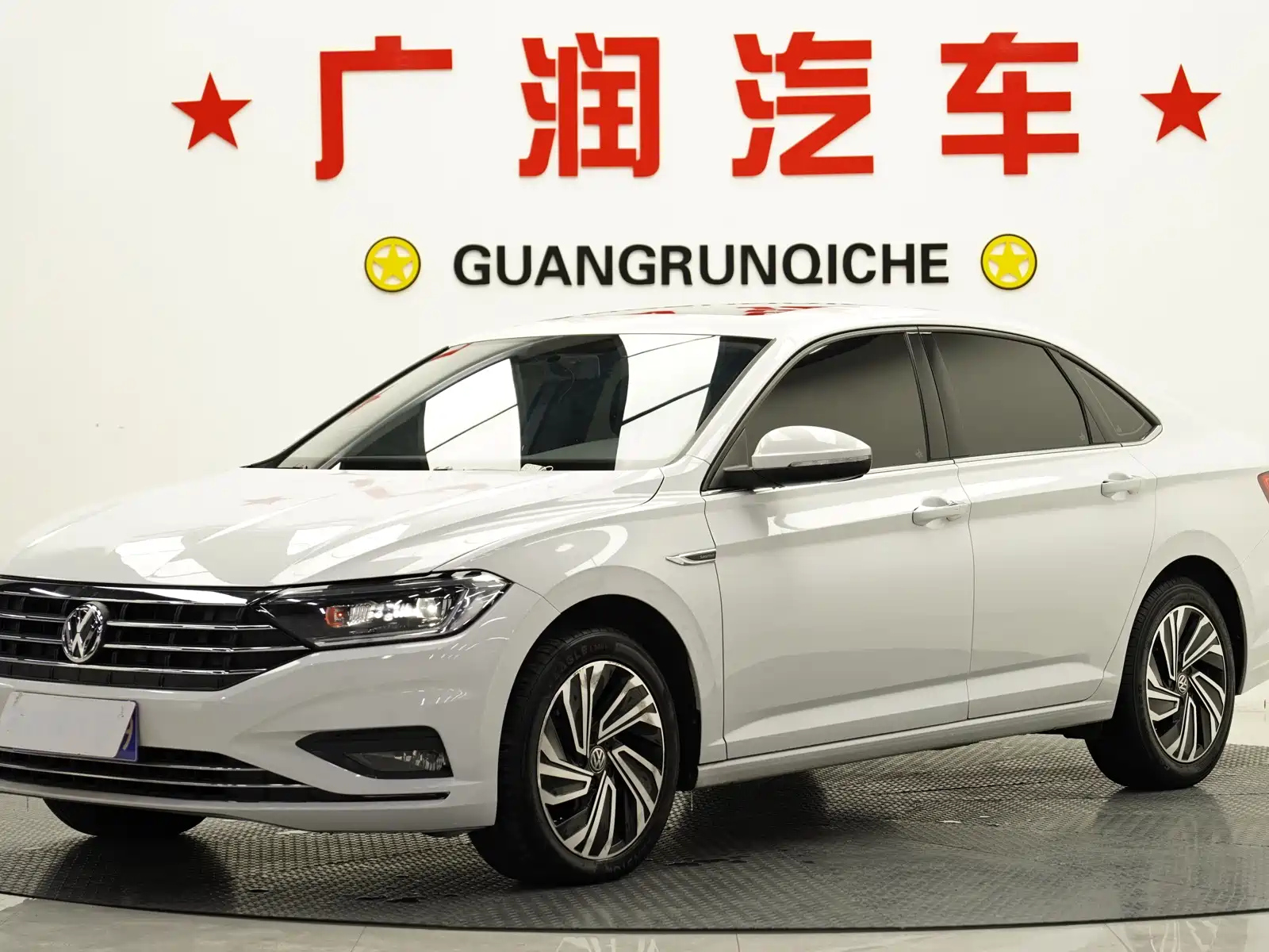 VOLKSWAGEN SAGITAR 2021