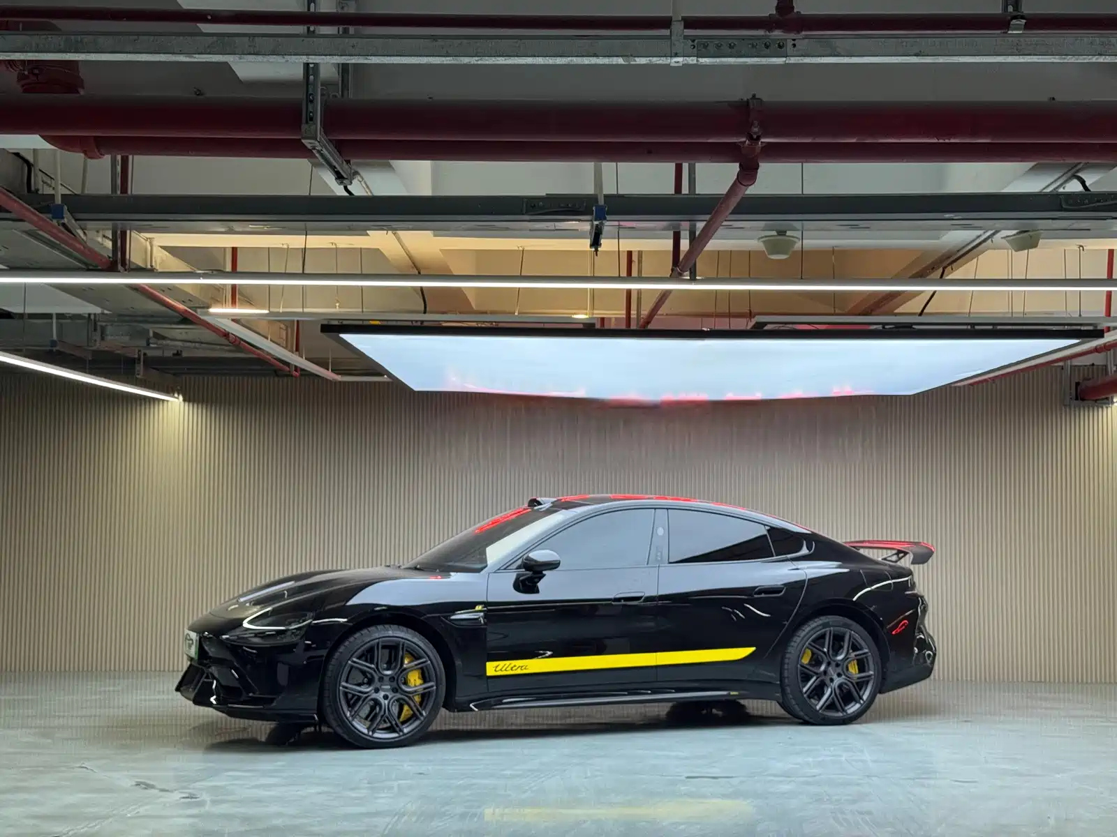 XIAOMI AUTO SU7 ULTRA 2025