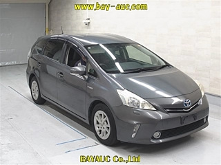 TOYOTA PRIUS ALPHA 2013
