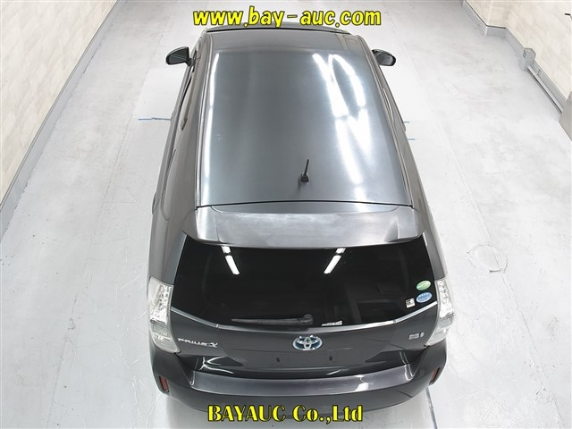 TOYOTA PRIUS ALPHA 2013