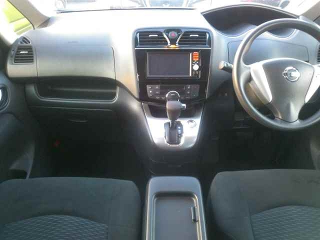 NISSAN SERENA 2015