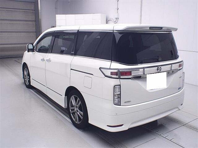 NISSAN ELGRAND 2011