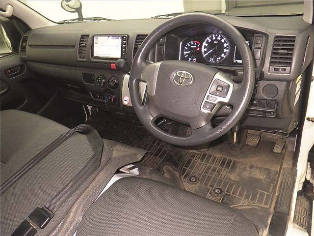 TOYOTA HIACE VAN 2021