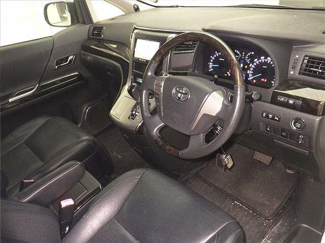 TOYOTA VELLFIRE 2012