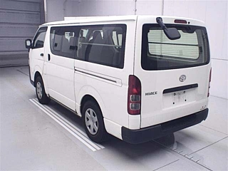 TOYOTA HIACE VAN 2021