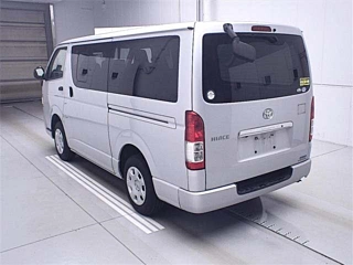 TOYOTA HIACE VAN 2016