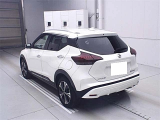 NISSAN KIX 2021