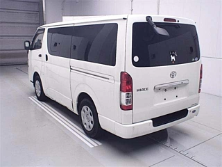 TOYOTA HIACE VAN 2020