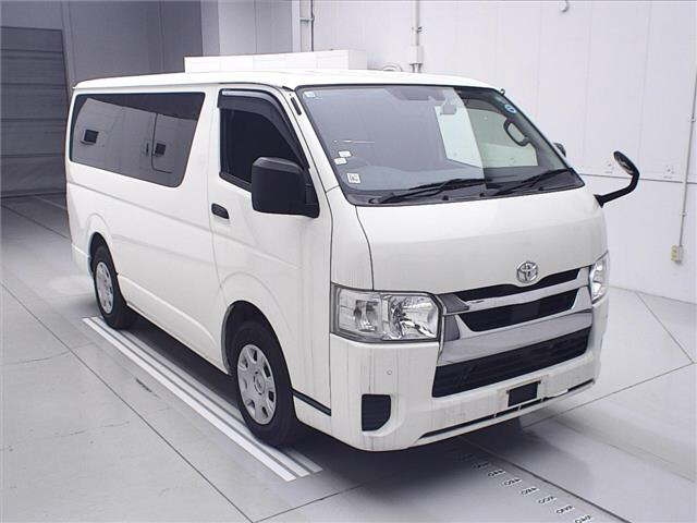 TOYOTA HIACE VAN 2020