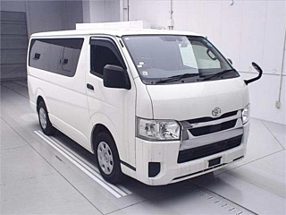 TOYOTA HIACE VAN 2020
