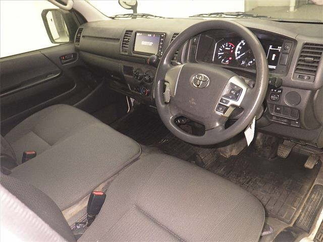 TOYOTA HIACE VAN 2020