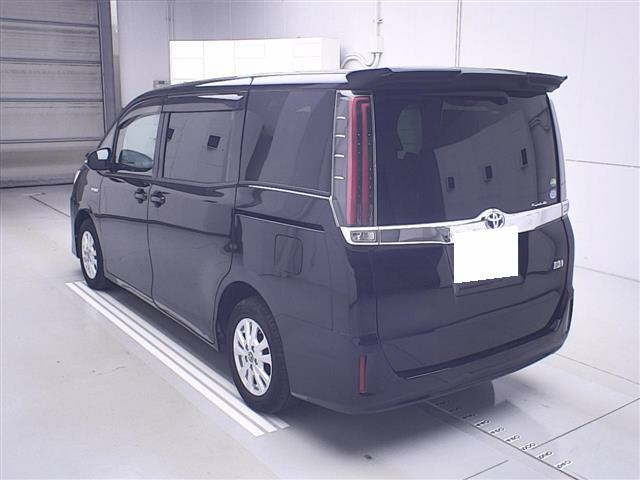 TOYOTA NOAH 2018
