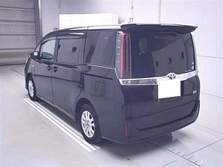 TOYOTA NOAH 2018