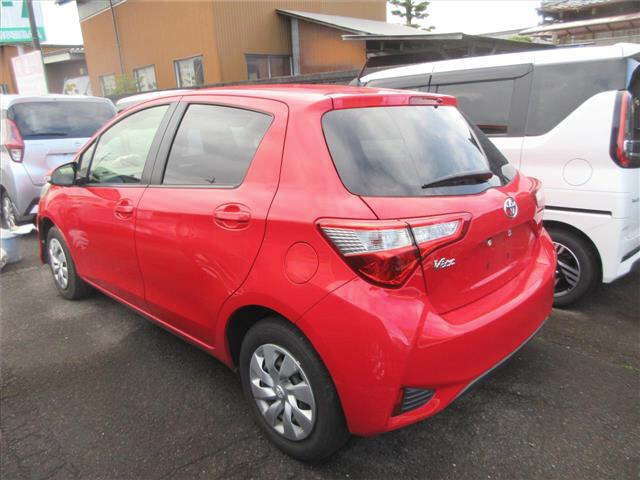 TOYOTA VITZ 2017