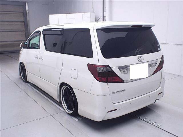 TOYOTA ALPHARD 2011