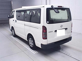 TOYOTA HIACE VAN 2021