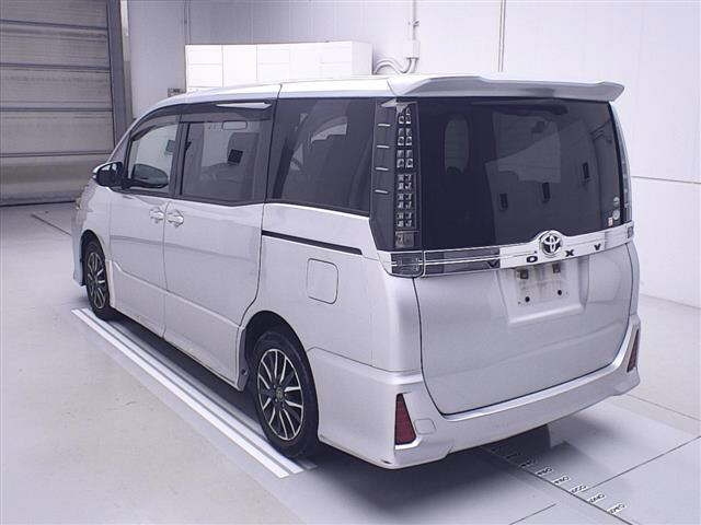 TOYOTA VOXY 2015