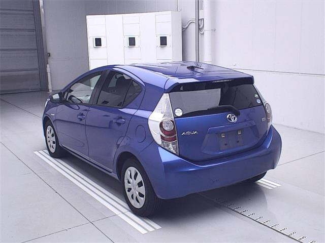 TOYOTA AQUA 2012
