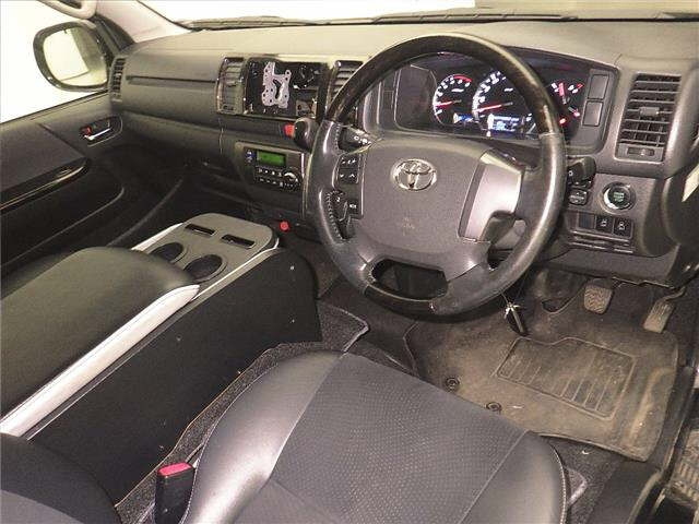 TOYOTA HIACE VAN 2015