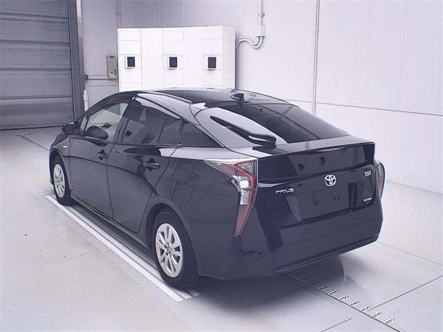 TOYOTA PRIUS 2018