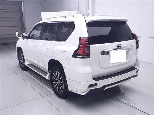 TOYOTA LAND CRUISER PRADO 2018