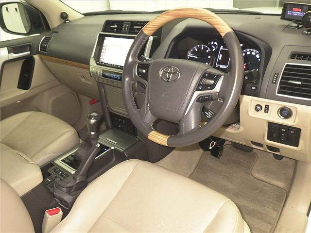 TOYOTA LAND CRUISER PRADO 2018
