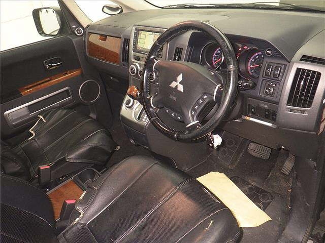MITSUBISHI DELICA D5 2009