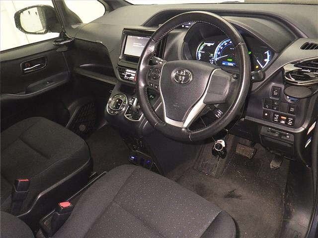 TOYOTA VOXY 2016