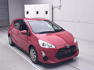 TOYOTA AQUA 2015