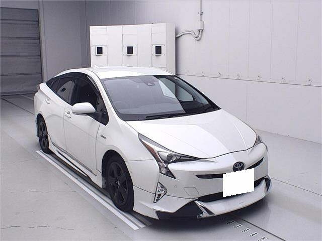 TOYOTA PRIUS 2016