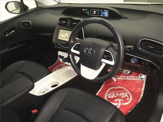 TOYOTA PRIUS 2016