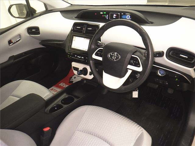 TOYOTA PRIUS 2016