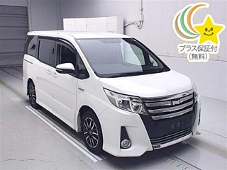 TOYOTA NOAH 2015